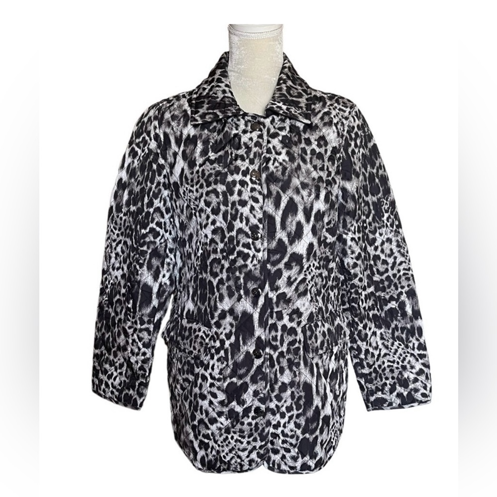 Chico’s Animal Print Leopard Quilted Jacket Women’s Size 2 (Regular size L-12)